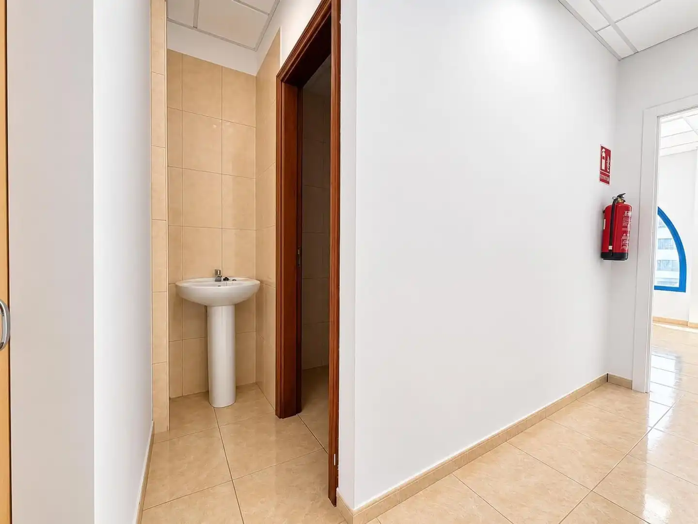 Local comercial en alquiler en del Castillo 17, imagen 19