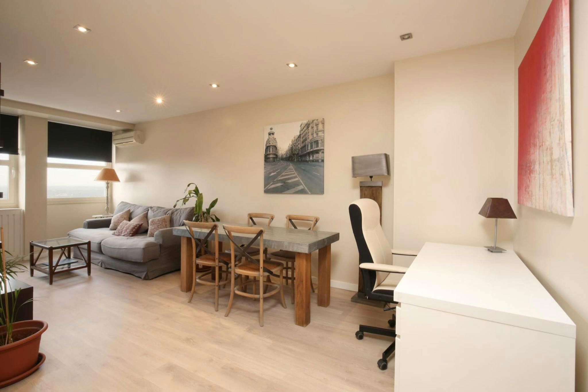 Living room of Flat to rent in  Madrid Capital  with Air Conditioner, Heating and Furnished