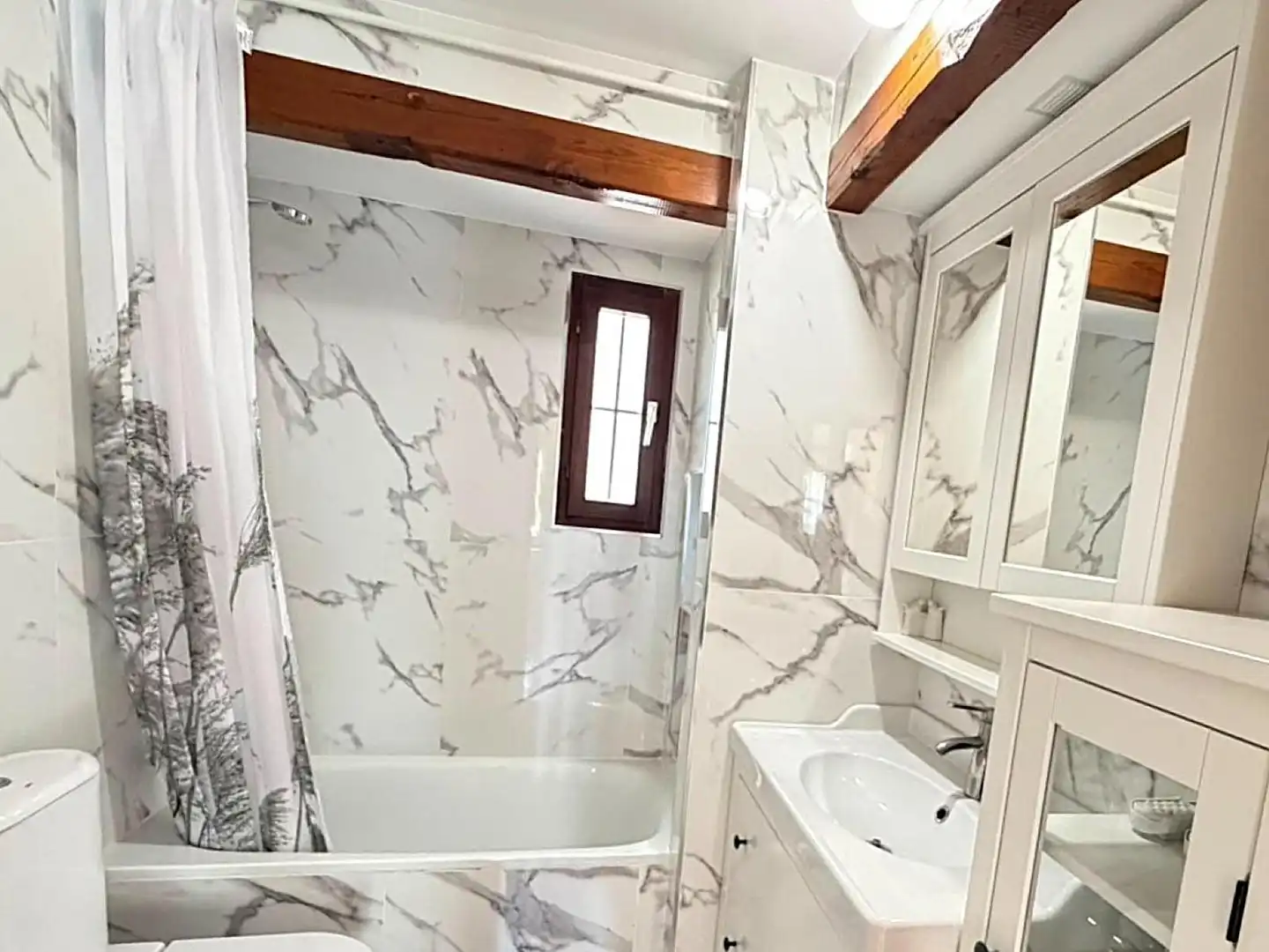 Baño de Apartamento en venta en Torrevieja con Aire acondicionado, Calefacción y Balcón