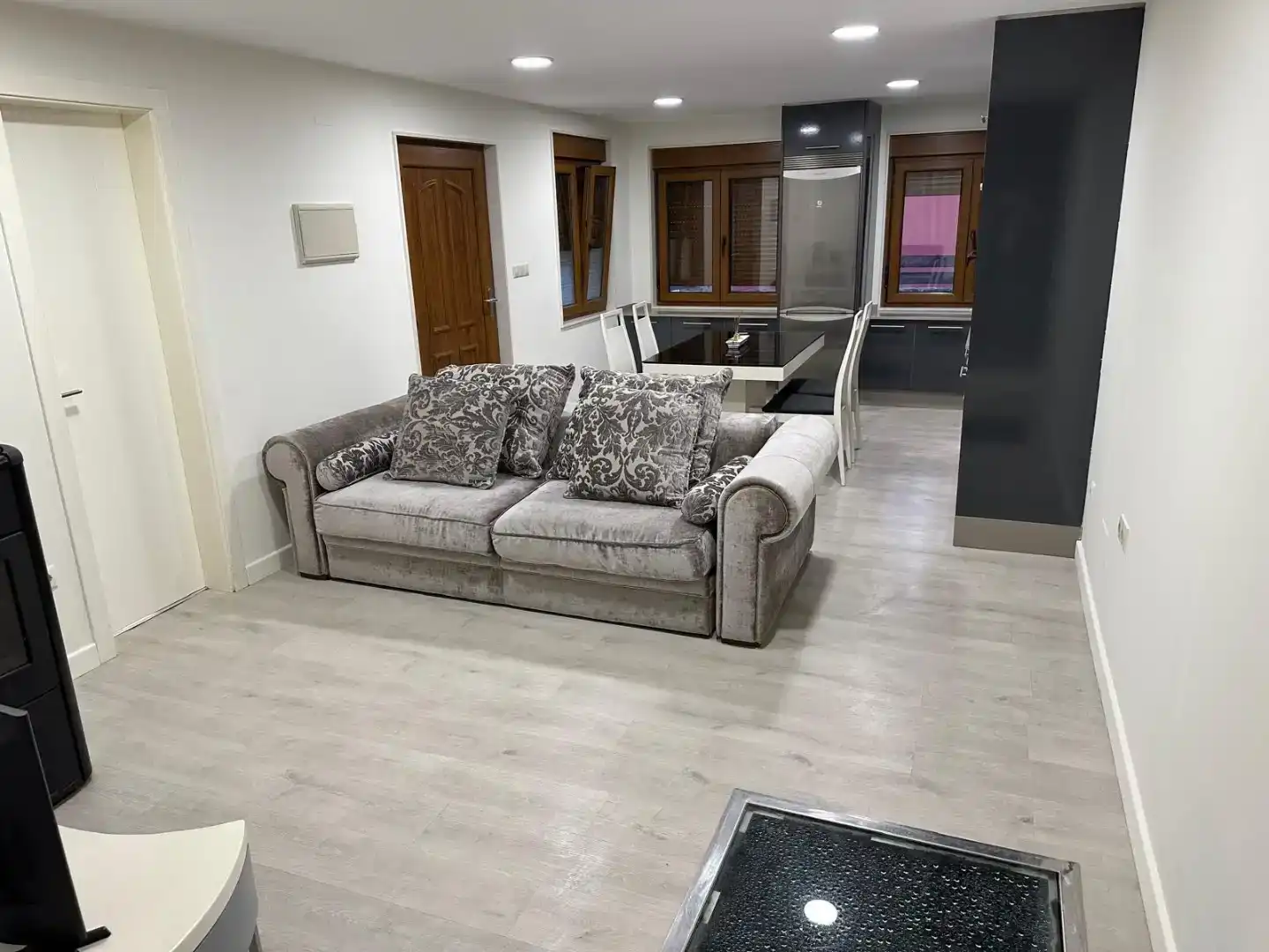 Wohnzimmer von Wohnung zur Miete in Muros mit Möbliert