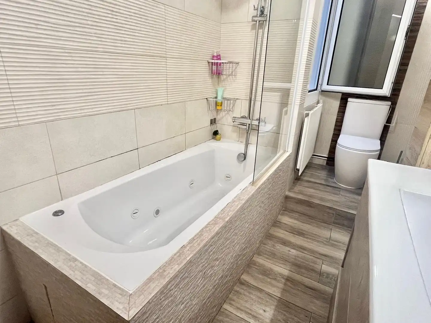 Baño de Ático en venta en Cerdanyola del Vallès con Aire acondicionado, Calefacción y Parquet