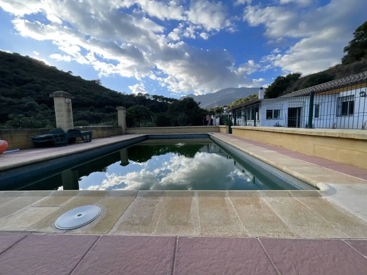 Piscina de Finca rústica en venda en Estepona amb Aire condicionat, Calefacció i Jardí privat