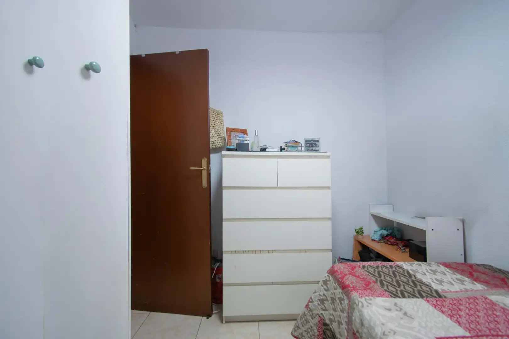 Habitación de Piso en venta en Sevilla con Aire acondicionado, Terraza y Trastero