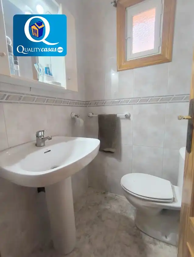 Bany de Apartament en venda en Alicante / Alacant amb Aire condicionat i Calefacció
