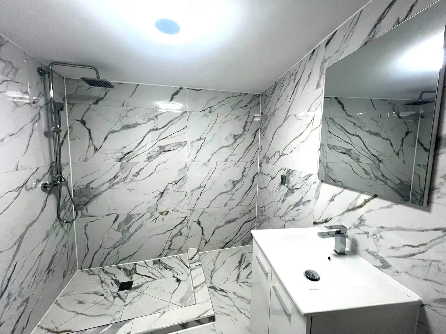 Bathroom of Houses for sale in Mijas  with Air Conditioner, Terrace and Swimming Pool