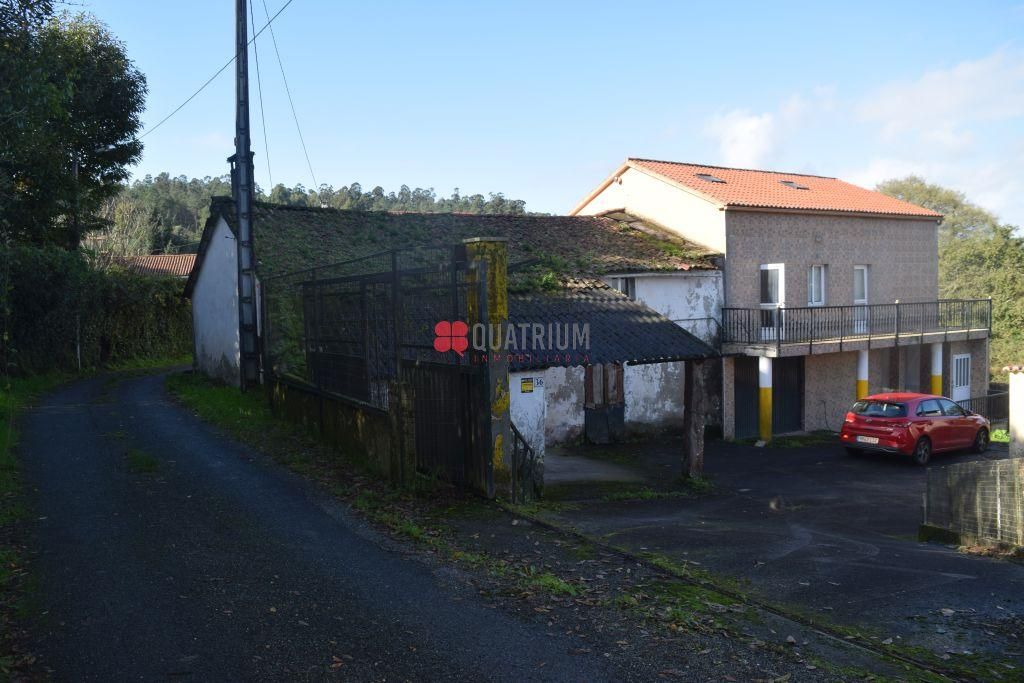 Vista exterior de Casa o xalet en venda en Santiago de Compostela  amb Calefacció, Terrassa i Balcó