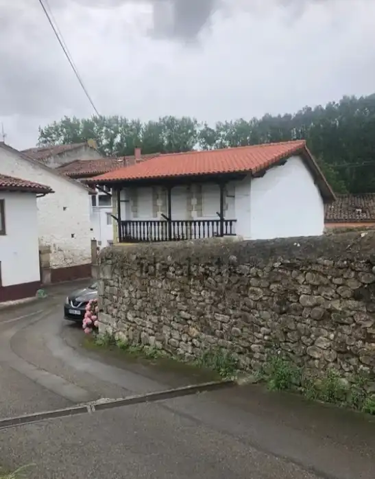 Vista exterior de Casa o xalet en venda en Arenas de Iguña amb Calefacció, Traster i Moblat