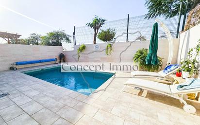 Swimming pool of Single-family semi-detached for sale in Adeje  with Air Conditioner, Private garden and Terrace