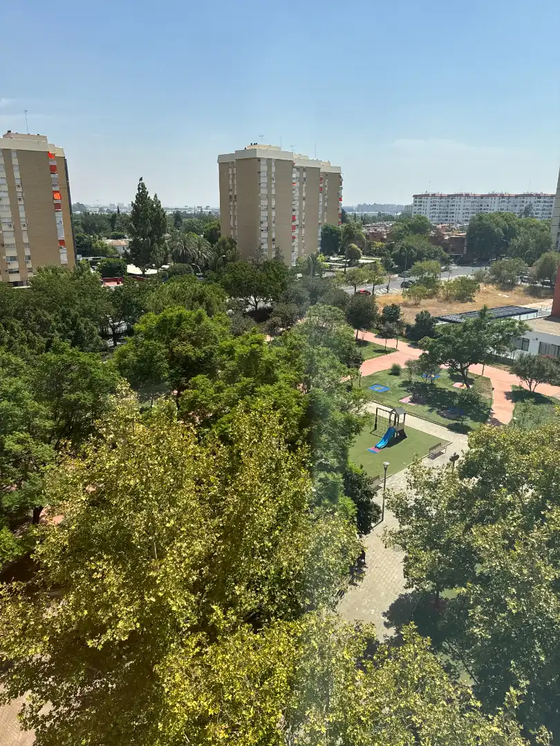 Vista exterior de Pis de lloguer en Sevilla amb Aire condicionat, Calefacció i Jardí privat