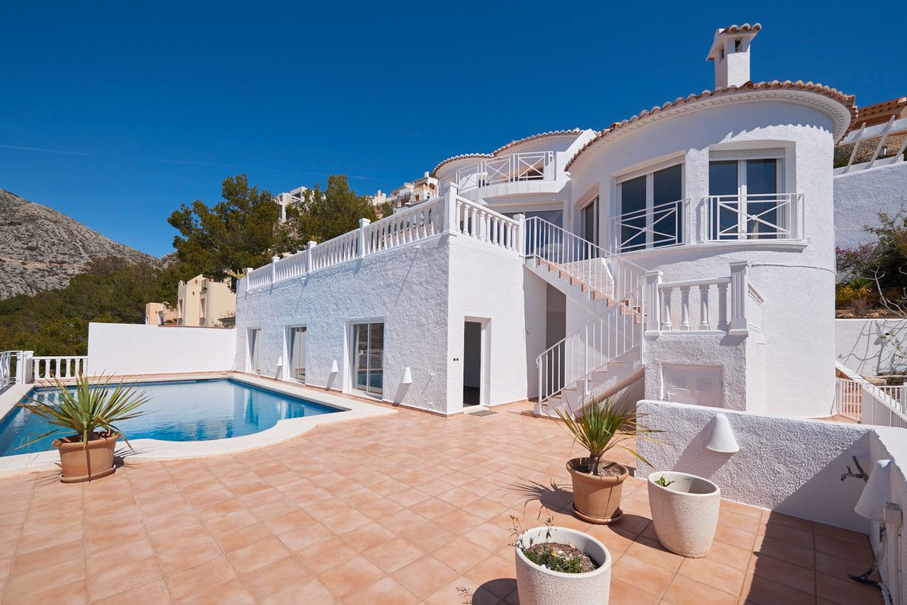 Vista exterior de Casa o xalet en venda en Altea amb Aire condicionat, Calefacció i Jardí privat