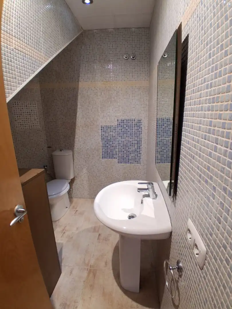 Badezimmer von Maisonette zum Verkauf in Vinaròs mit Abstellraum und Balkon