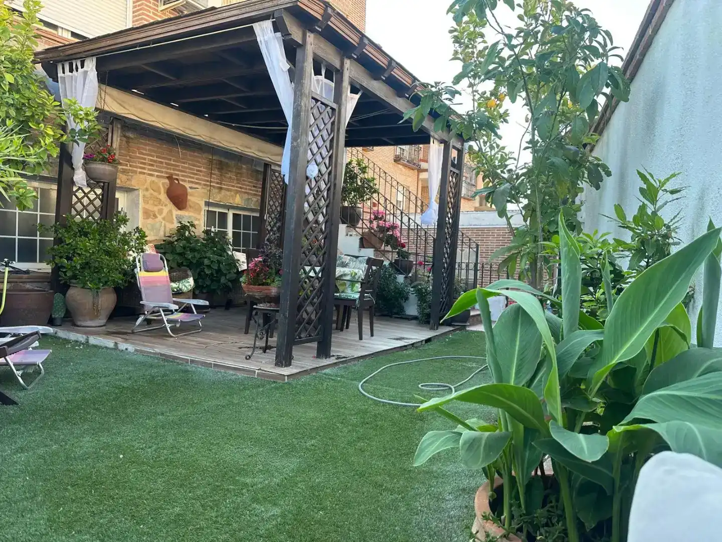 Terrassa de Pis per a compartir en Valmojado amb Aire condicionat, Jardí privat i Moblat