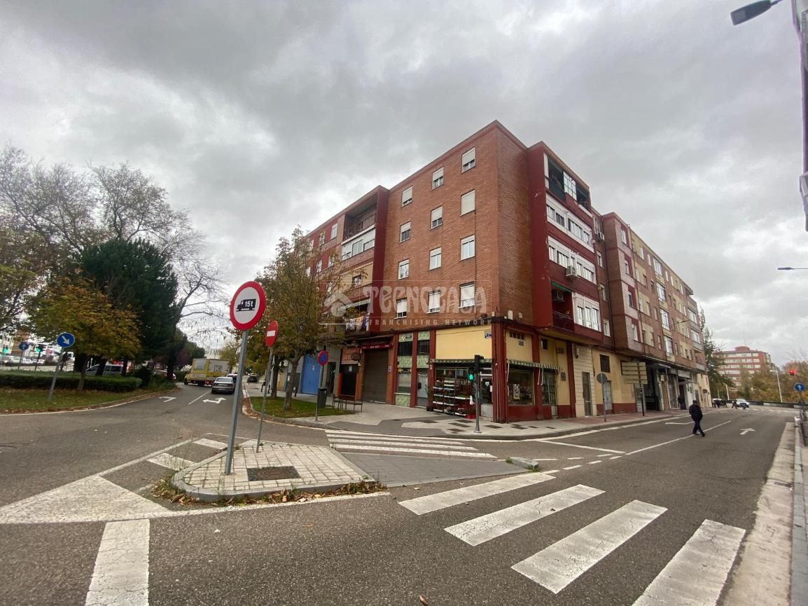 Vista exterior de Piso en venta en Valladolid Capital con Aire acondicionado, Calefacción y Parquet