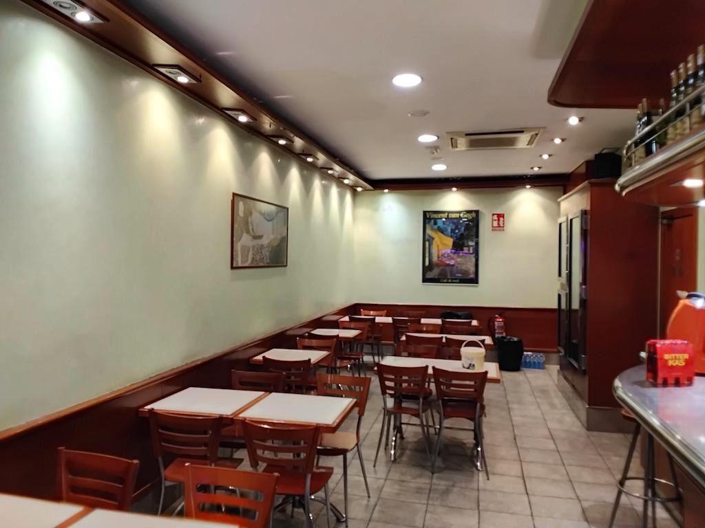 Premises for sale in  Barcelona Capital  with Terrace and Furnished