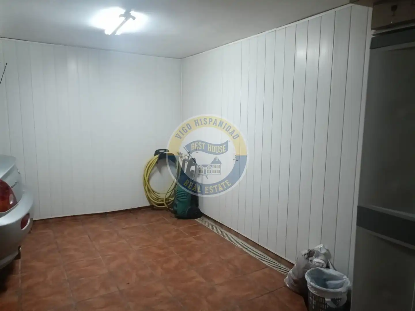 Casa adosada en venta en Vigo  con Calefacción, Terraza y Trastero