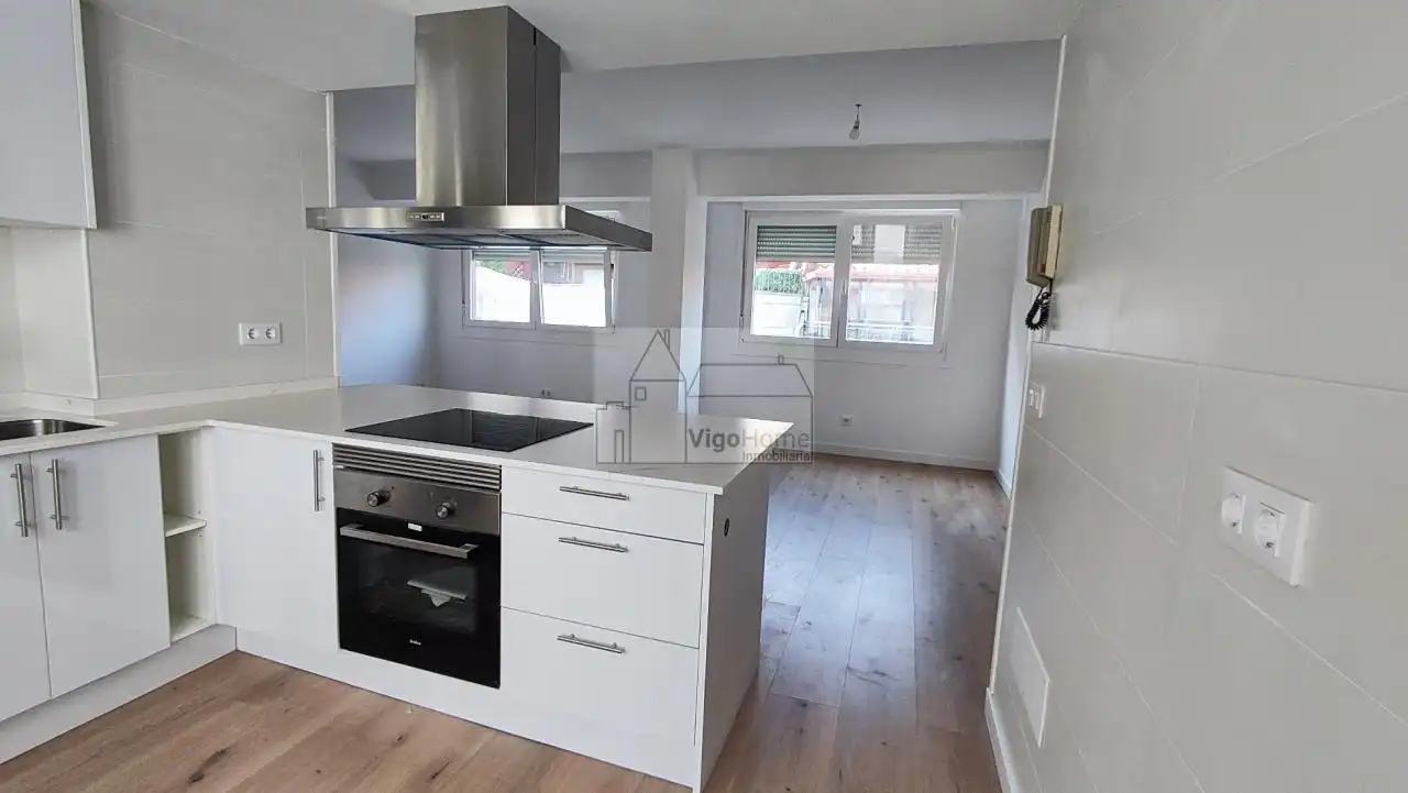 Kitchen of Flat for rent in Vigo   with Heating and Storage room