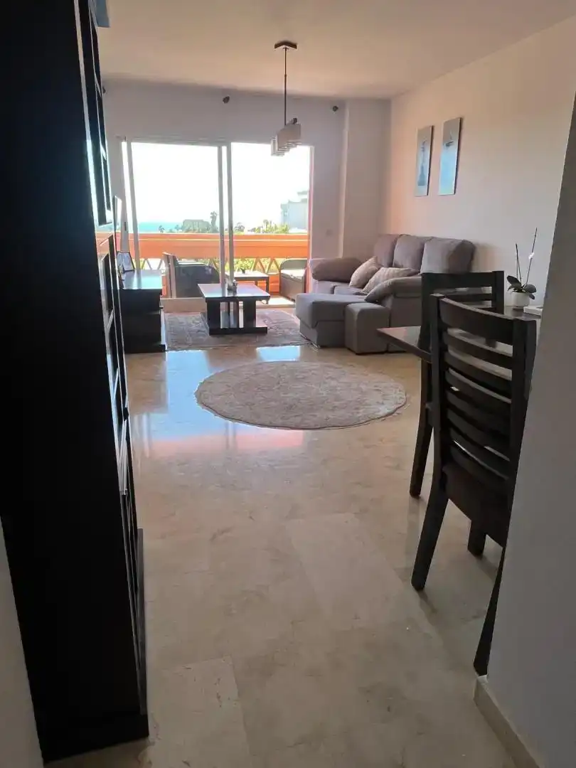 Sala de estar de Piso de alquiler en Mijas con Aire acondicionado, Jardín privado y Piscina