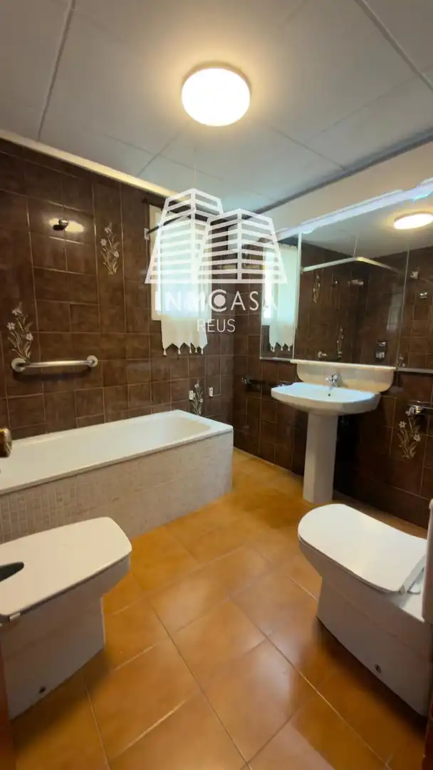 Bathroom of Houses for sale in Vilanova d'Escornalbou