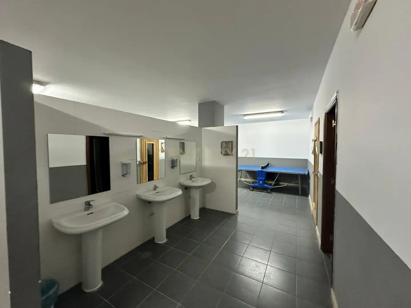 Bathroom of Apartments for sale in Fuengirola  with Air Conditioner, Private garden and Storage room