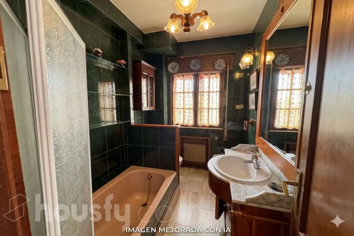 Bathroom of Flat for sale in Lugo  with Heating, Terrace and Storage room