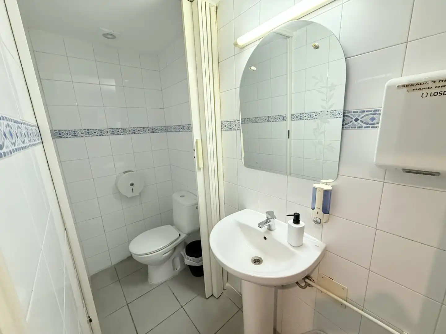 Local comercial en traspaso en Passeig Marítim, imagen 40