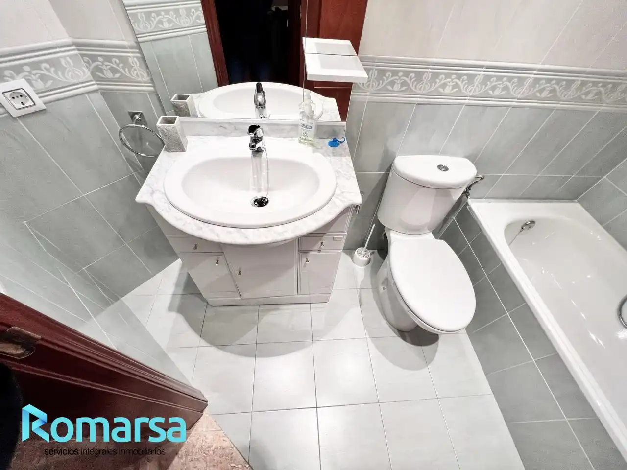Piso de alquiler en Agustín Rodríguez Sahagún, Universidad