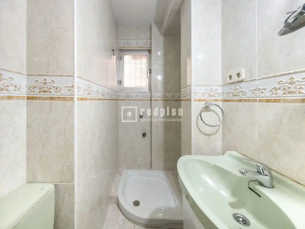 Baño de Piso en venta en Madrid con Calefacción y Terraza