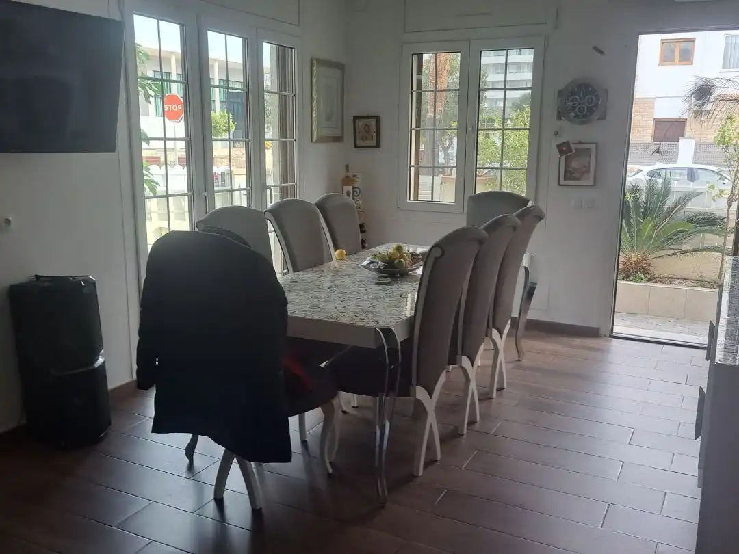 Maison mitoyenne avec jardin à vendre à Avinguda de la Generalitat 8, imagen 4