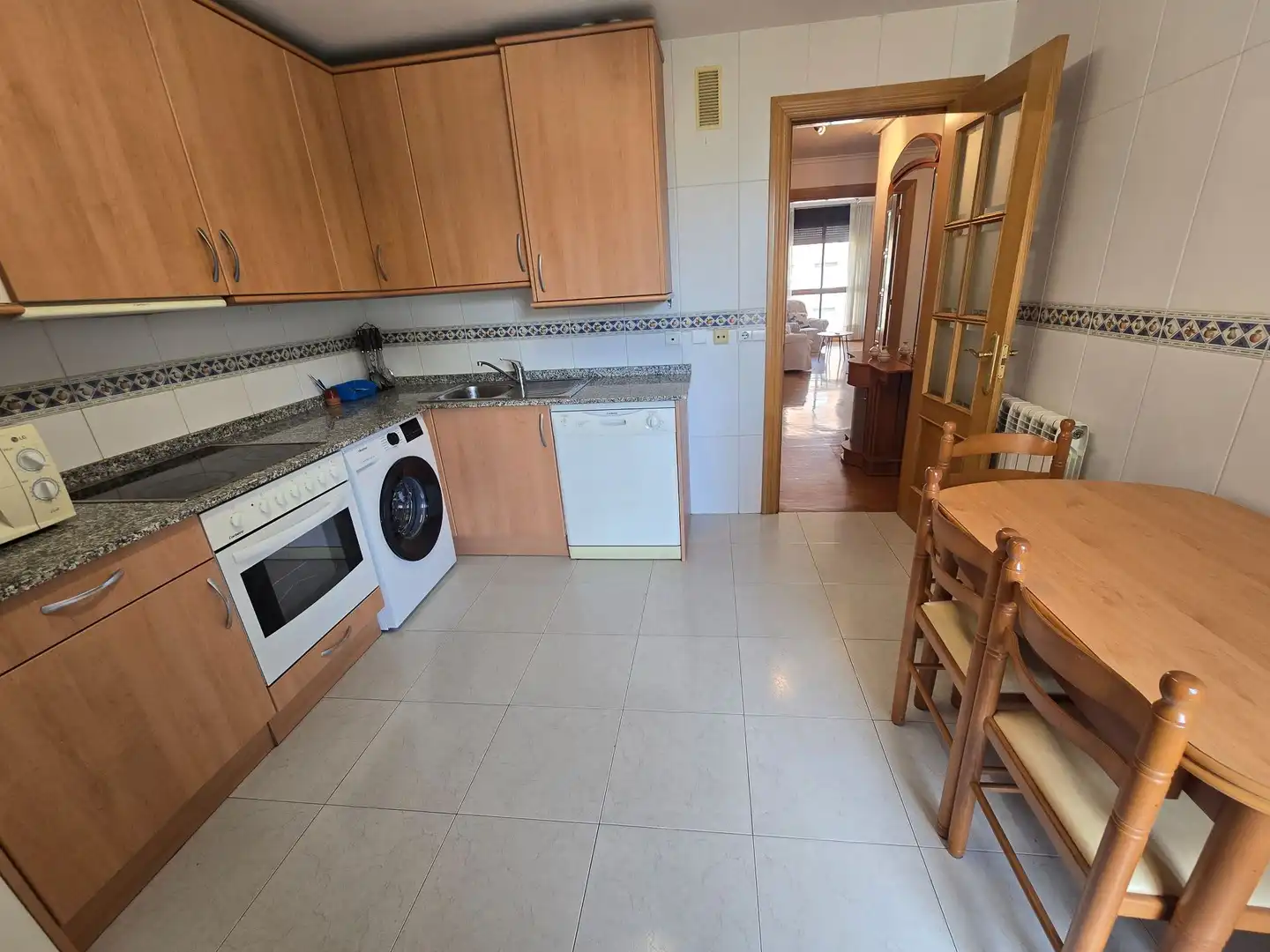 Cocina de Piso de alquiler en  Logroño con Calefacción, Terraza y Trastero