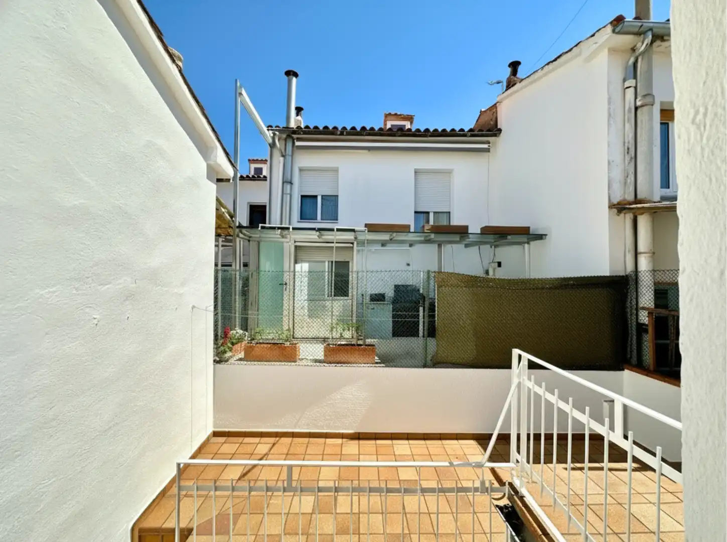 Vista exterior de Casa o xalet en venda en Torelló amb Calefacció, Terrassa i Traster