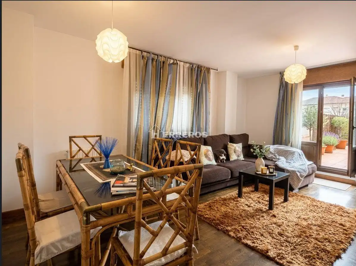 Sala d'estar de Planta baixa en venda en Sojuela, La Rioja