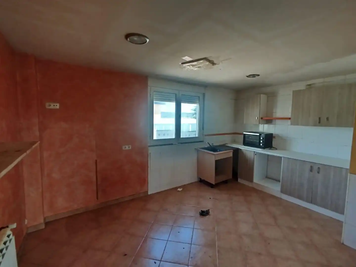 Cocina de Casa adosada en venta en Sariegos con Calefacción, Jardín privado y Terraza