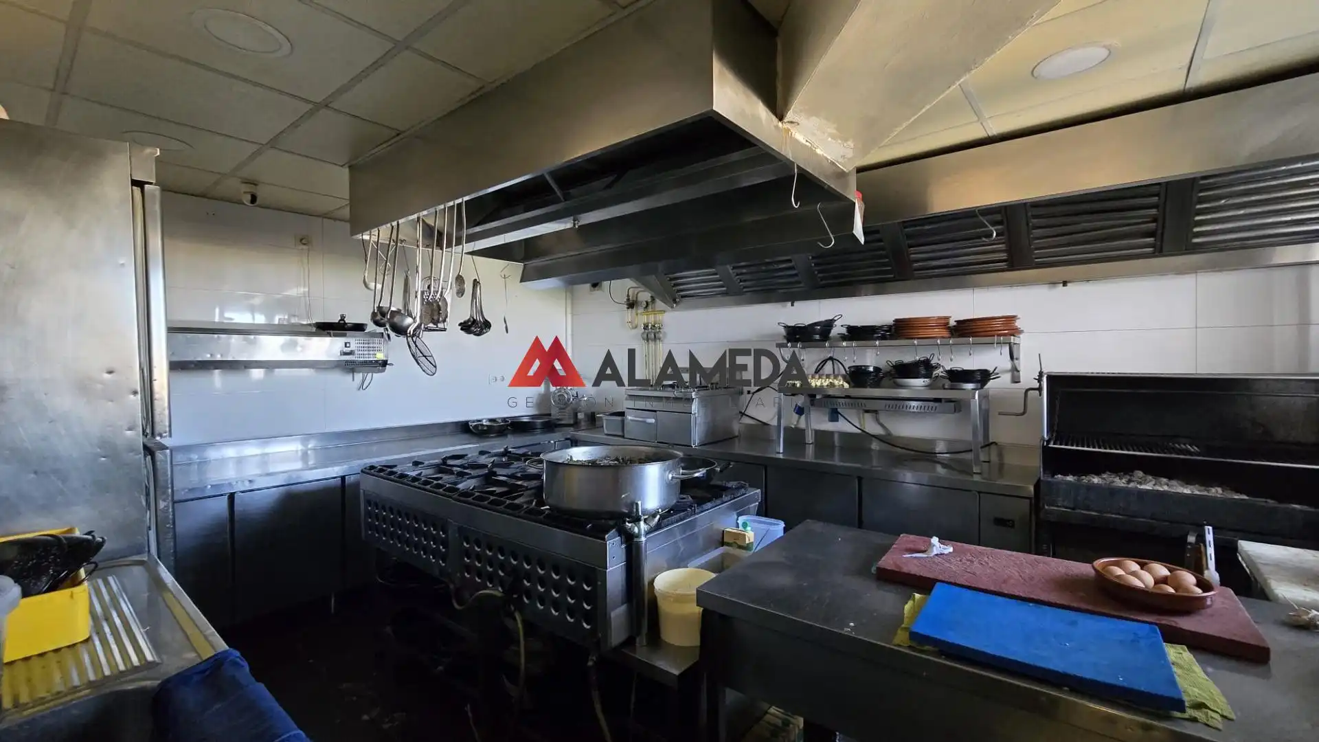 Cuina de Local en venda en Medina Sidonia amb Moblat
