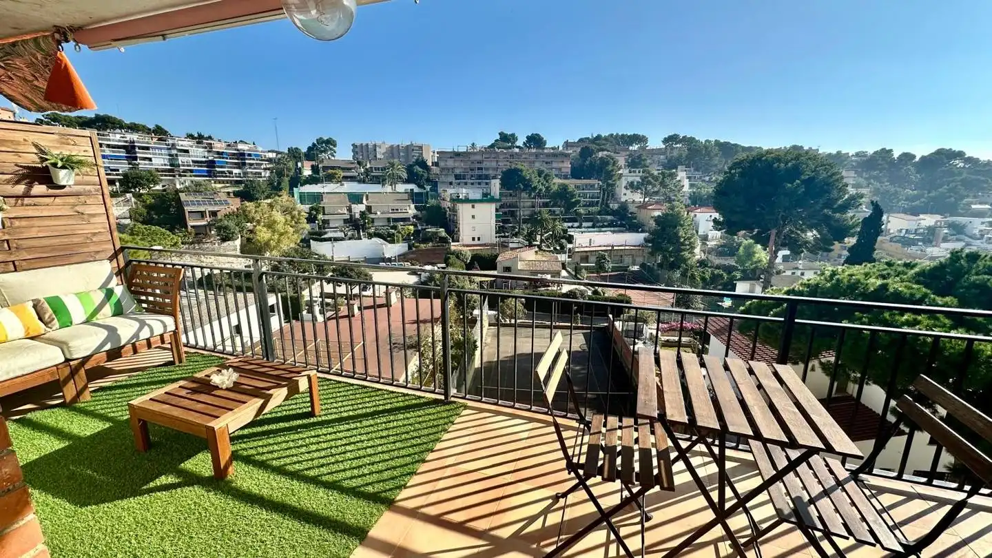 Apartamento en venta en El Poal