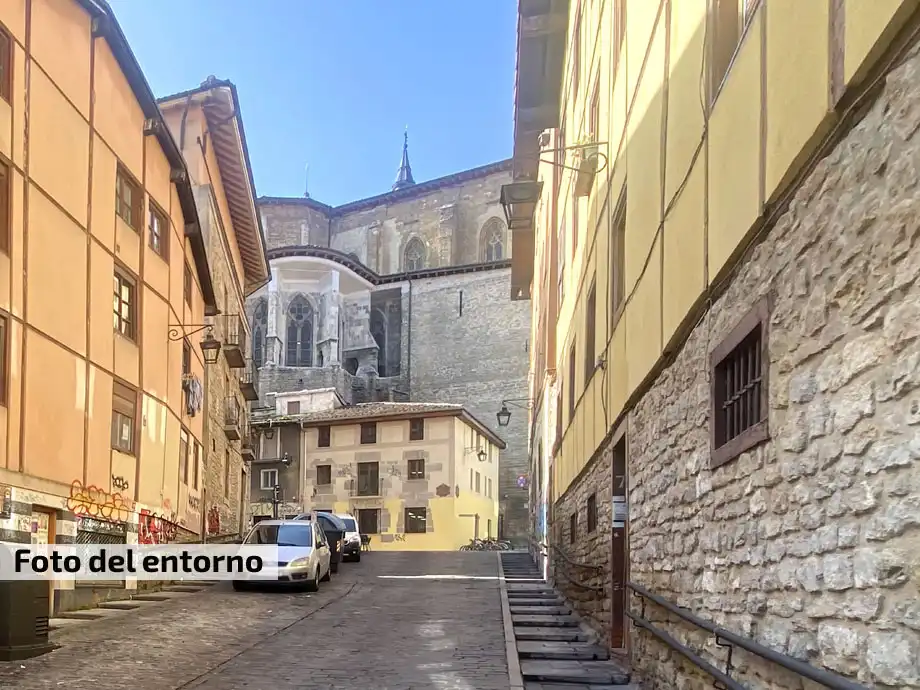 Vista exterior de Pis en venda en Vitoria - Gasteiz amb Calefacció, Parquet i Traster