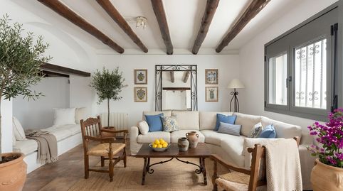 Casa pareada totalmente reformada con encanto mediterráneo, lista para entrar a vivir, a 150 m de la playa en Lloret de Mar