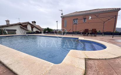 Piscina de Casa o xalet en venda en Vallirana amb Calefacció, Jardí privat i Terrassa