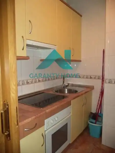 Cuina de Apartament de lloguer en Cáceres amb Aire condicionat i Moblat