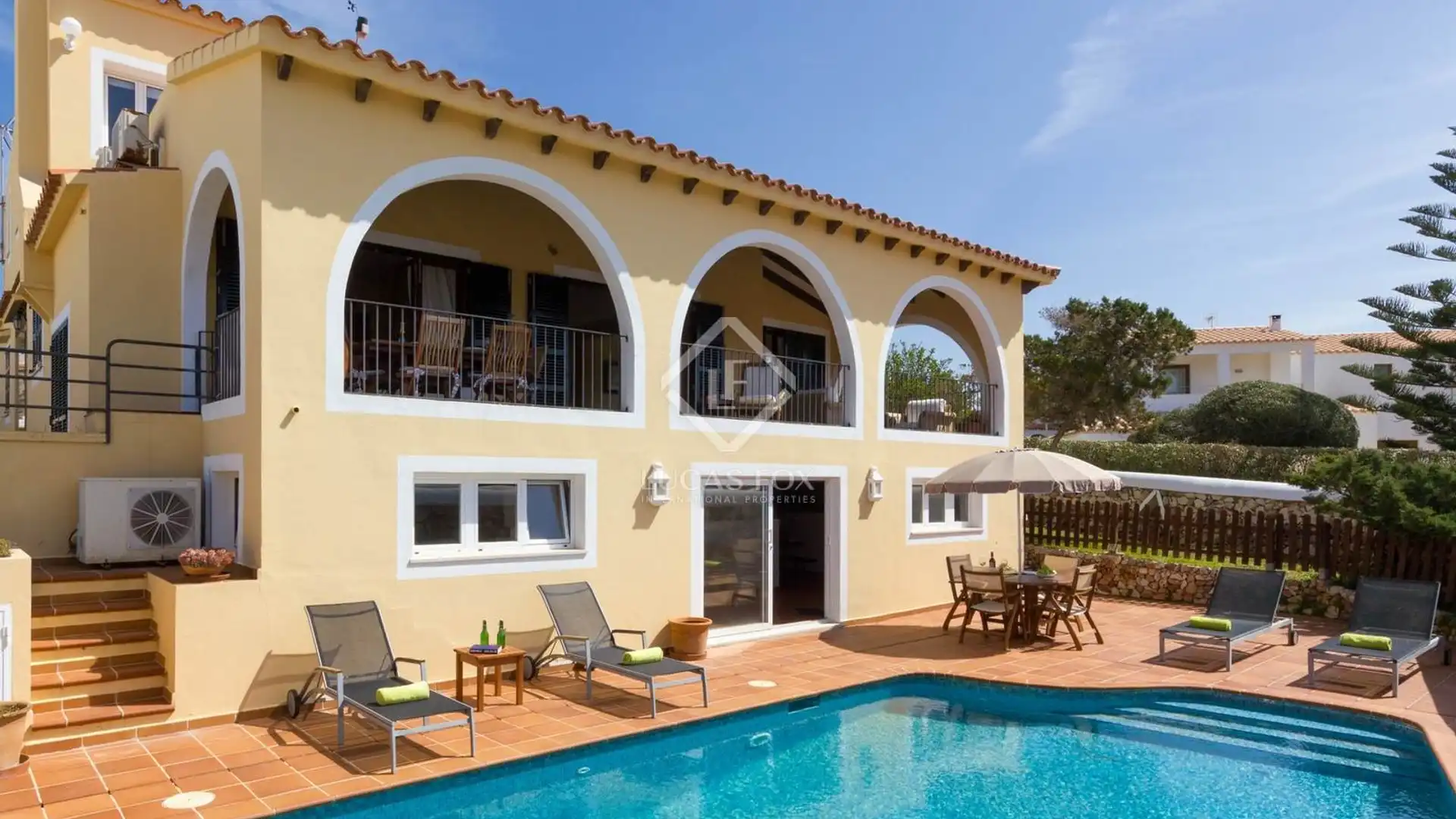 Vista exterior de Casa o xalet de lloguer en Ciutadella de Menorca amb Aire condicionat, Calefacció i Jardí privat