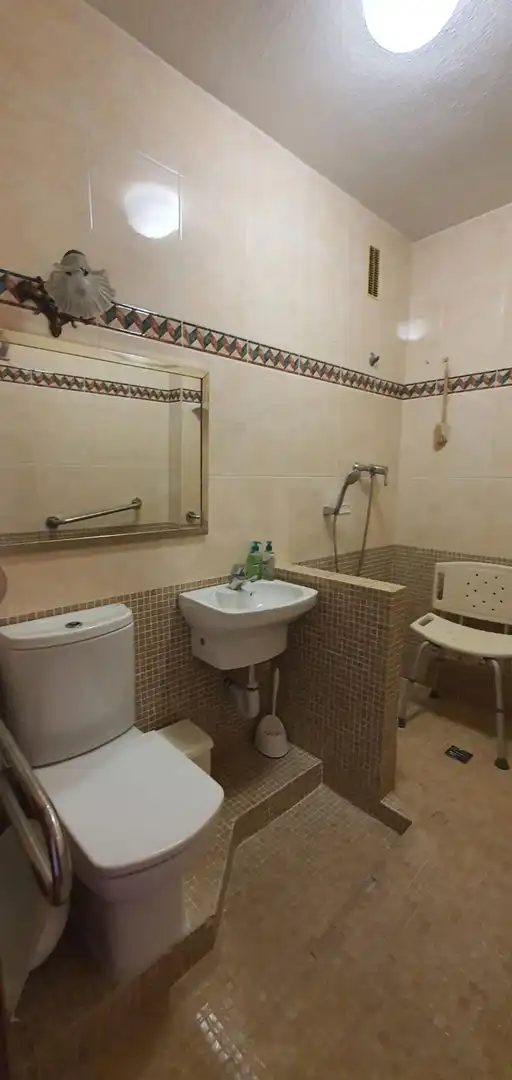 Baño de Piso en venta en Almería con Aire acondicionado, Calefacción y Terraza