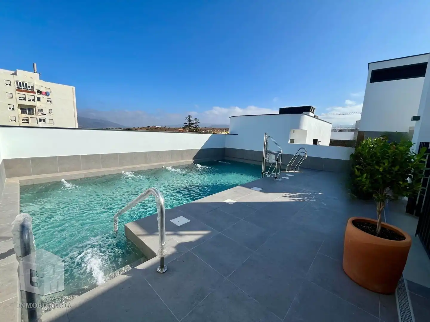 Swimming pool of Apartments for sale in Tarifa  with Air Conditioner, Heating and Storage room