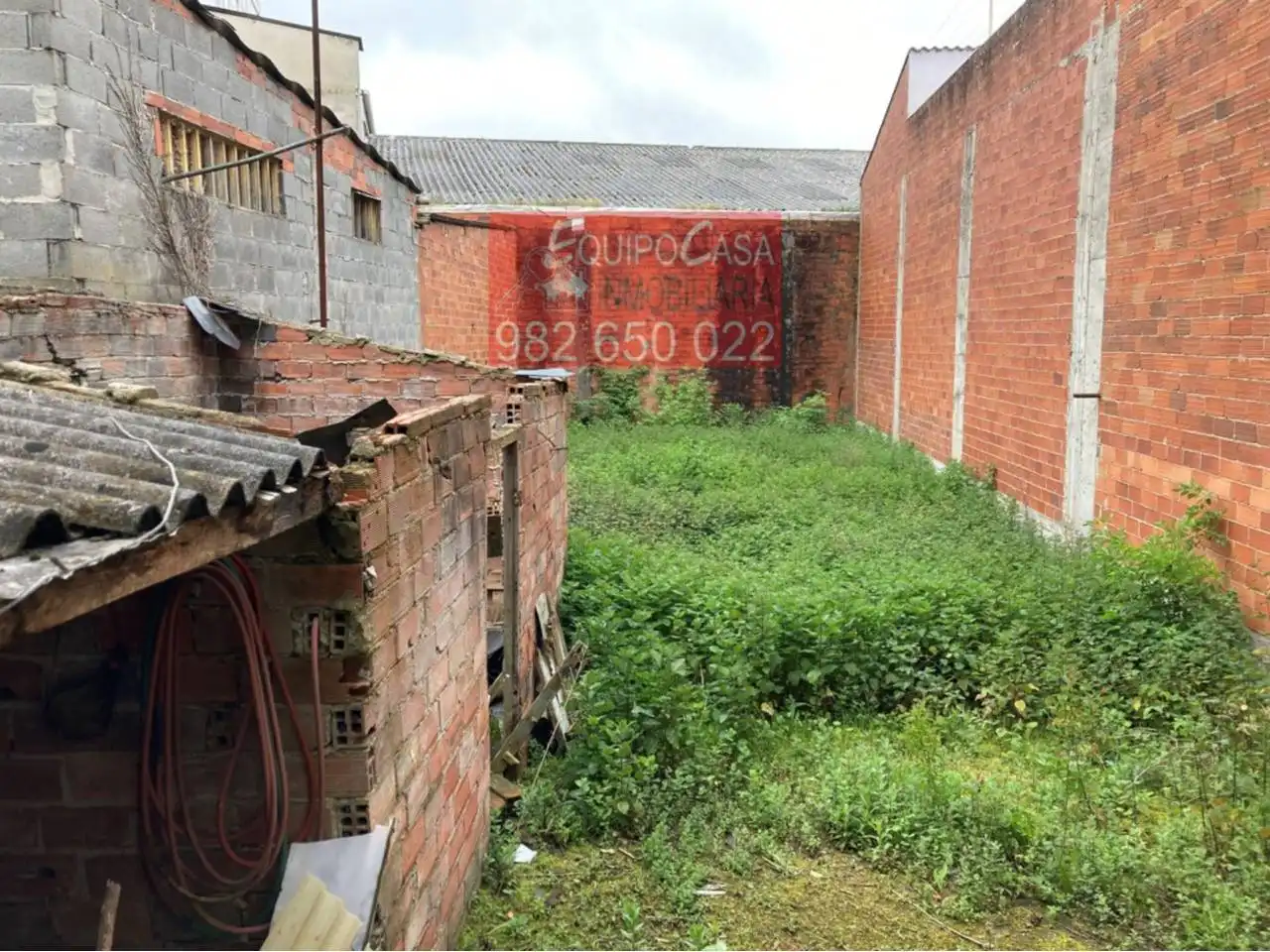 Casa adosada en venta en Lugo con Jardín privado y Alarma