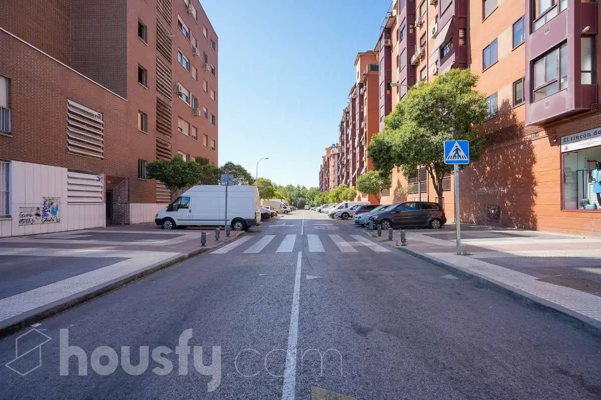 Vista exterior de Local en venta en Madrid con Aire acondicionado