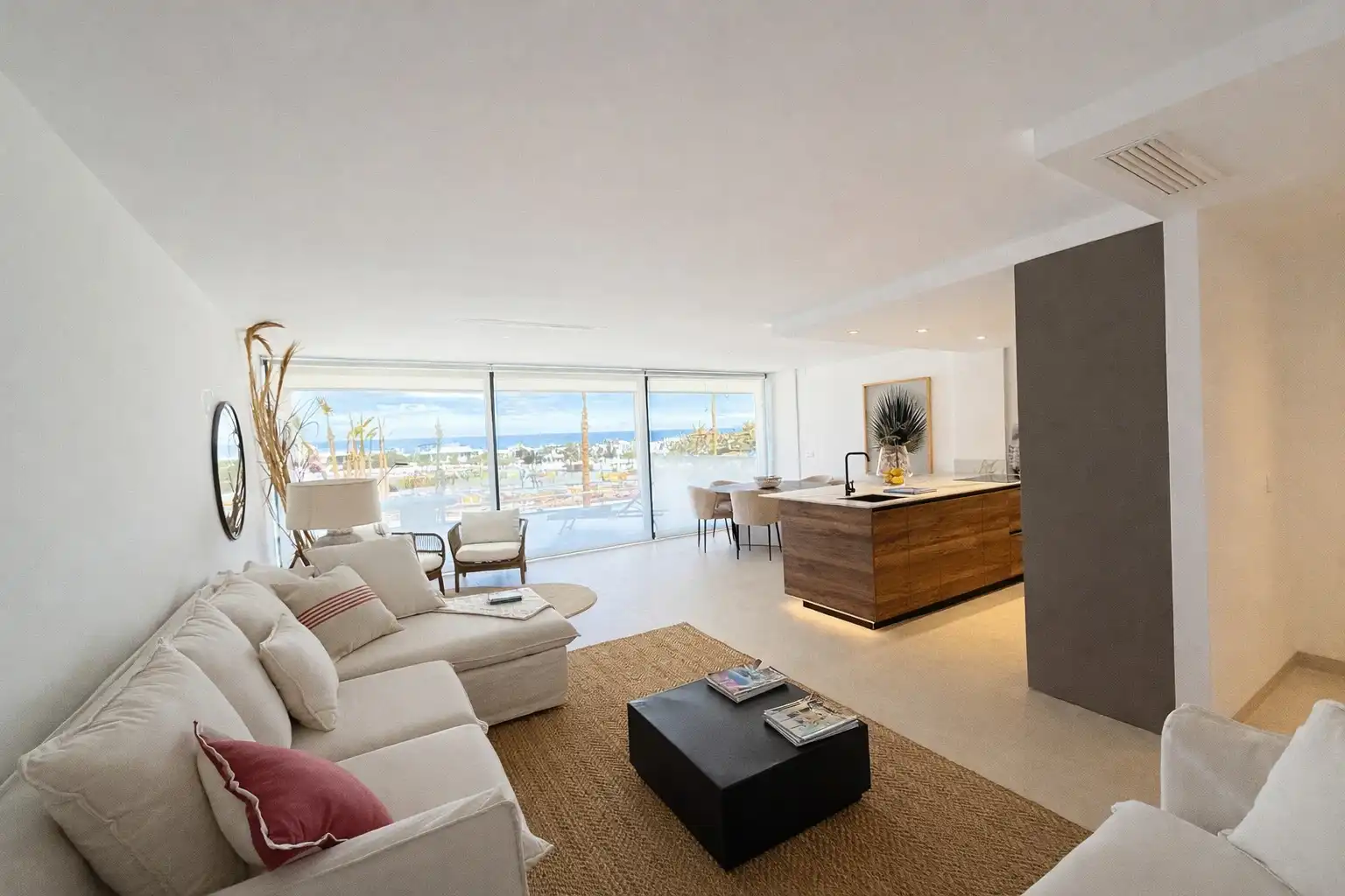 Wohnzimmer von Erdgeschoss zum Verkauf in Cartagena mit Klimaanlage, Heizung und Privatgarten
