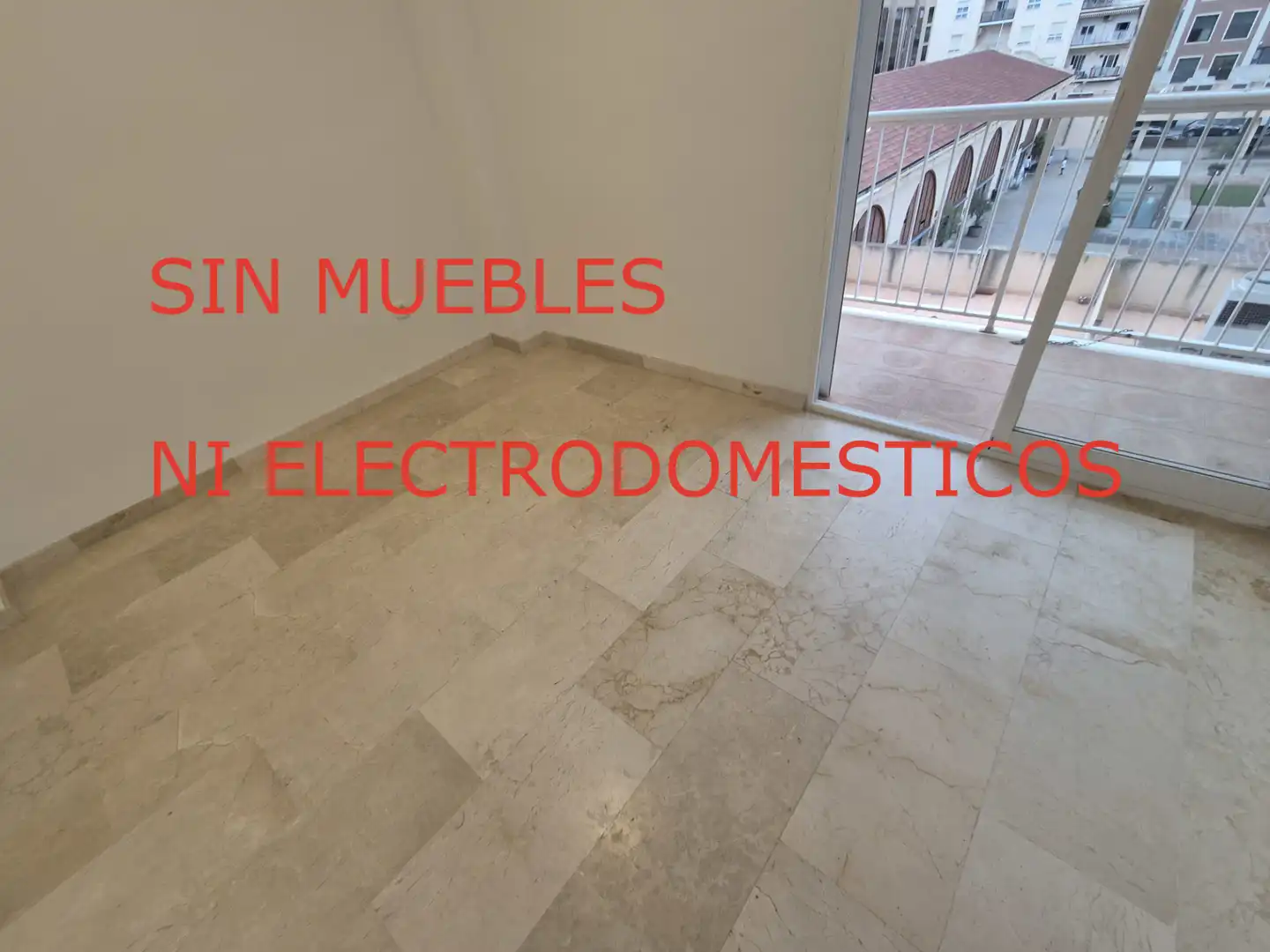 Appartamento con terrazza in affitto a Elche ciudad