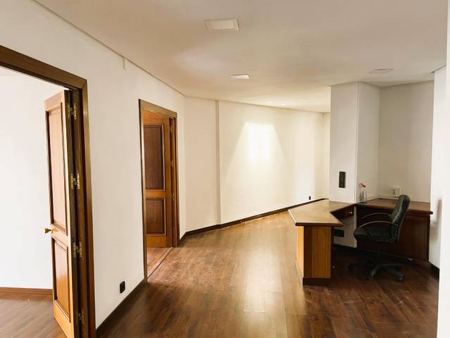 Oficina en Alquiler en Plaça dels Patins