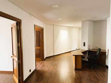 Büro zur Miete in Centre