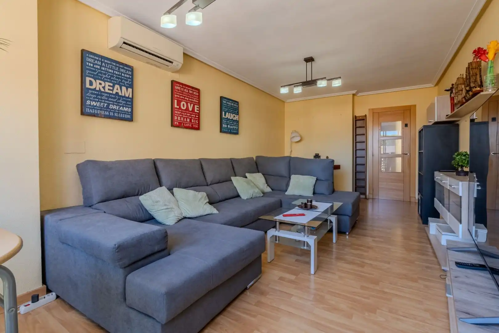 Apartamento con ascensor en venta en Carrer C. Larramendi 71, imagen 3