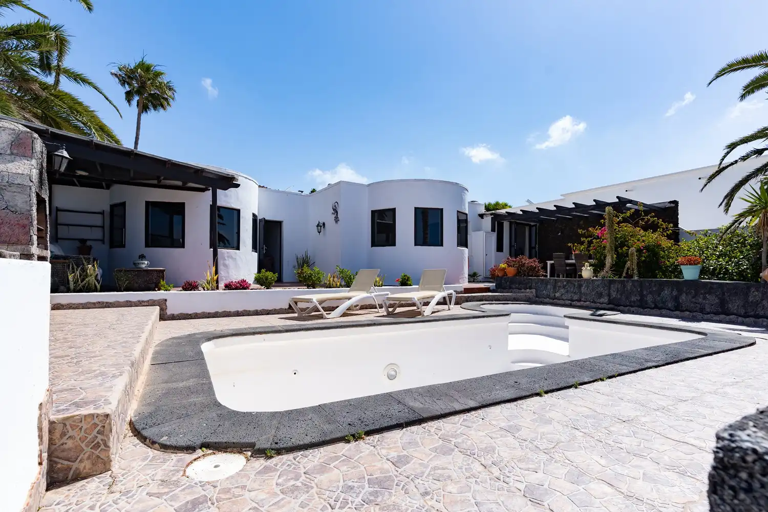 Vista exterior de Casa o chalet en venta en Teguise con Jardín privado, Terraza y Piscina