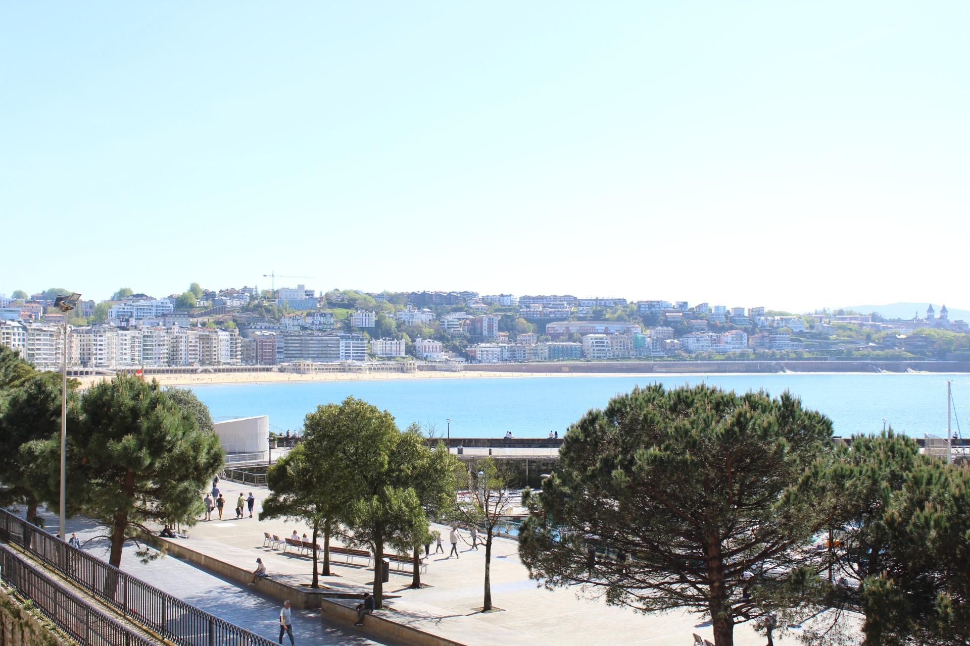 Habitación de Piso en venta en Donostia - San Sebastián  con Calefacción y Balcón